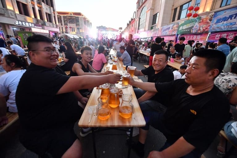 Local consumers at the 33rd Qingdao International Beer Festival